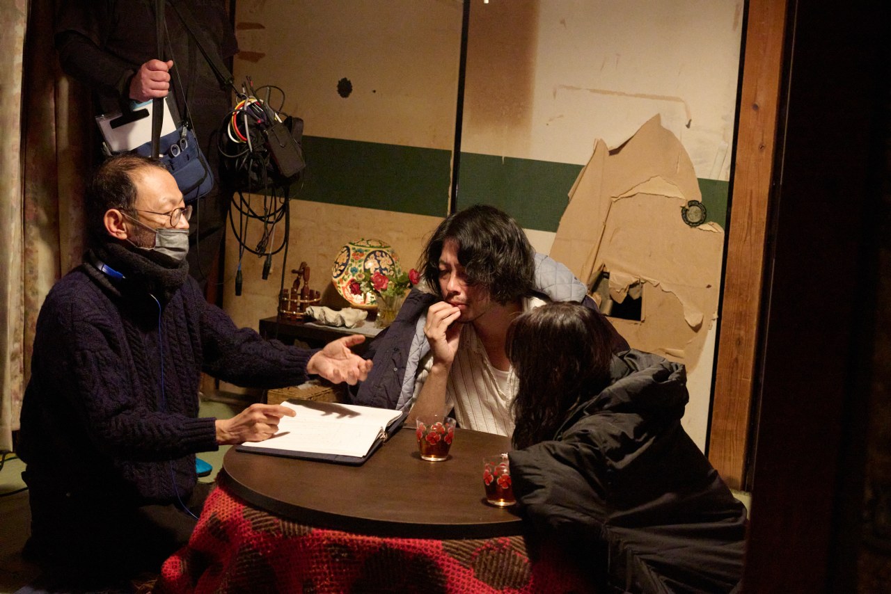 越川道夫監督作品『水いらずの星』クランクアップ。主演の梅田誠弘と河野知美コメント到着