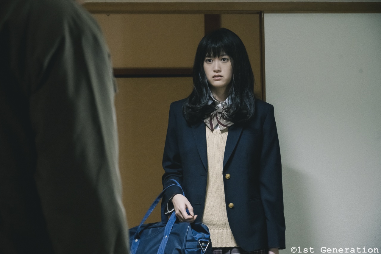 映画『ありきたりな言葉じゃなくて』主人公・拓也（前原滉）のクランクアップ映像＆りえ（小西桜子）の背景には何があるのか…？悲しげな高校時代の場面カット解禁