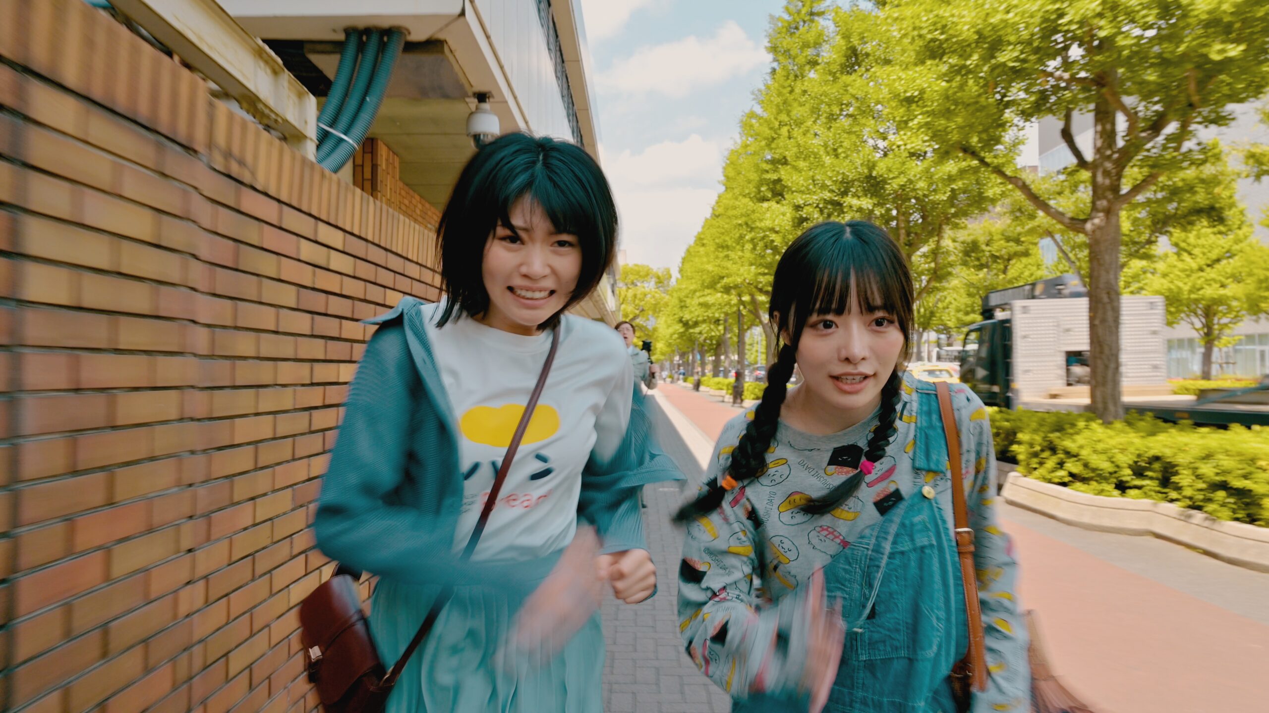 1/25(土)公開映画『タイムマシンガール』本編映像第二弾公開！可子と後輩の千鶴が謎の男と遭遇し…