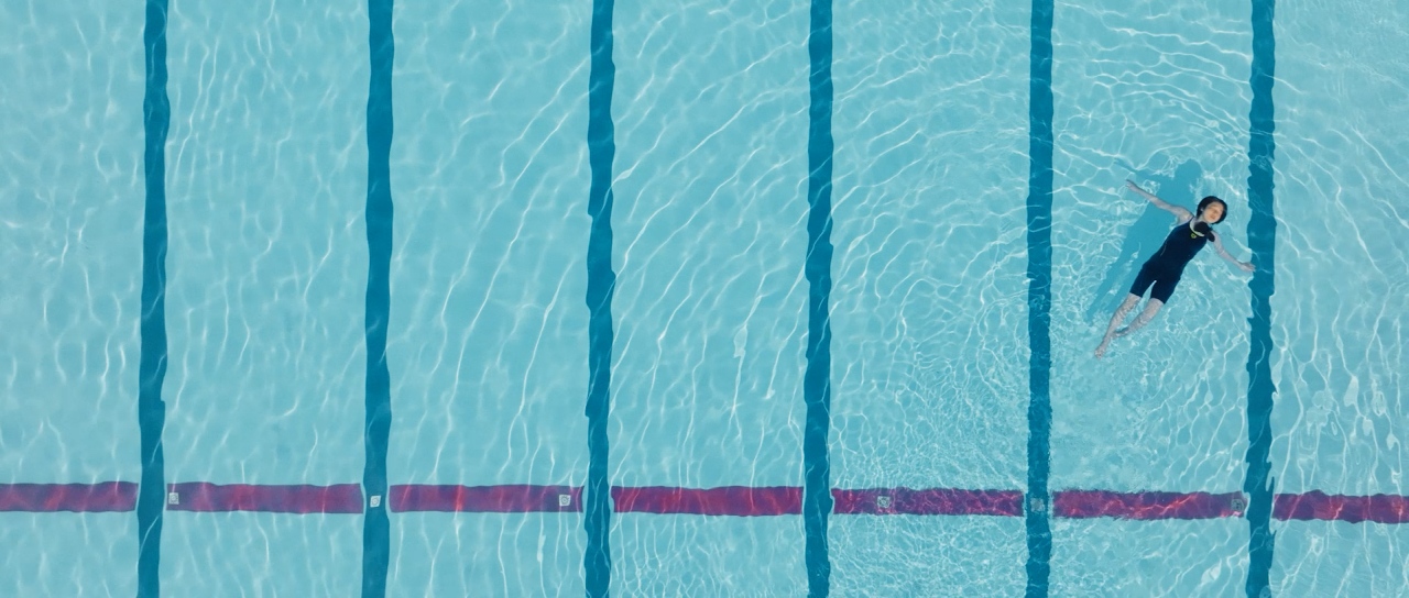 主演：石川瑠華、中島瑠菜ら若手キャスト出演。映画『水の中で深呼吸』、7/25〜新宿シネマカリテほか全国順次公開